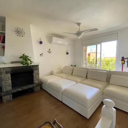 Casa En Junto A Playa Y Tren