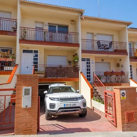 Casa En Junto A Playa Y Tren Holiday home *
