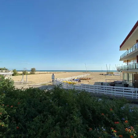 Casa En Junto A Playa Y Tren Masnou