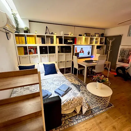 Casa En Junto A Playa Y Tren El Masnou